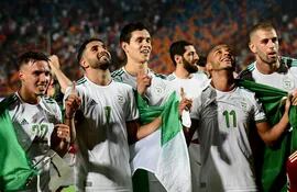 El festejo de los jugadores de Argelia luego de la consagración.
