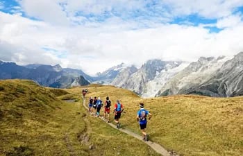 En lo alto de los Alpes nevados, a 3.480 metros de altitud, las consecuencias del cambio climático modificaron la frontera entre Suiza e Italia, generando una disputa sobre la ubicación de un refugio de montaña italiano que ahora se encuentra del lado suizo.