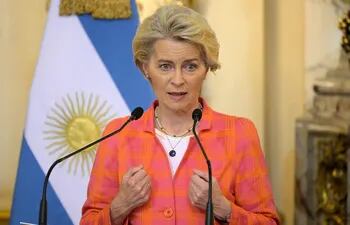 La presidenta de la Comisión Europea, Ursula Von Der Leyen, insiste con cerrar este año el acuerdo entre el Mercosur y la Unión Europea.  (AFP)