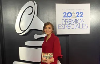 La guitarrista paraguaya Berta Rojas en los Premios Grammy Latinos 2022