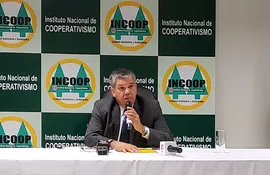Pedro Löblein, titular del Instituto Nacional de Cooperativismo (Incoop), en conferencia de prensa realizada esta mañana.
