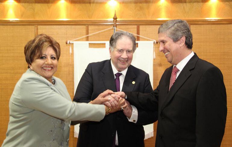 María Elena Wapenka, Alberto Ramírez Zambonini y Jaime Bestard,  miembros del Tribunal Superior de Justicia Electoral (TSJE). Reestructuraron el ente ante sospechas de planillerismo.