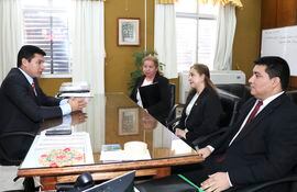El presidente del Indert, Mario Vega, mantuvo una reunión con el nuevo síndico asignado a la Junta Asesora y de Control del Indert, Gustavo Ferreira.