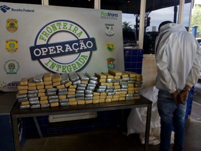 El paraguayo tenía 90 kilos de marihuana oculta en su furgón.
