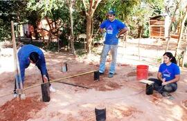 los-voluntarios-de-vision-banco-y-de-techo-paraguay-construyen-una-casa-a-una-familia-carenciada-de-aregua--194445000000-1350517.jpg