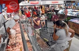 La Cámara Paraguaya de Supermercados (Capasu) comunicó una lista de asociados que abrirán mañana en horario especial debido al Censo, y los que optaron por permanecer cerrados. Tenga en cuenta este informe y tome las precauciones pertinentes.