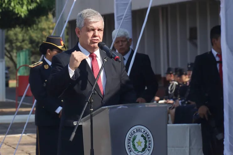 El ministro del Interior, Enrique Riera Escudero, anunció el fin de la era de padrinos políticos en la Policía Nacional.