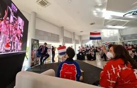 Así se siguió la inauguración  desde el Salón Medallistas Olímpicos del Comité Olímpico Paraguayo.