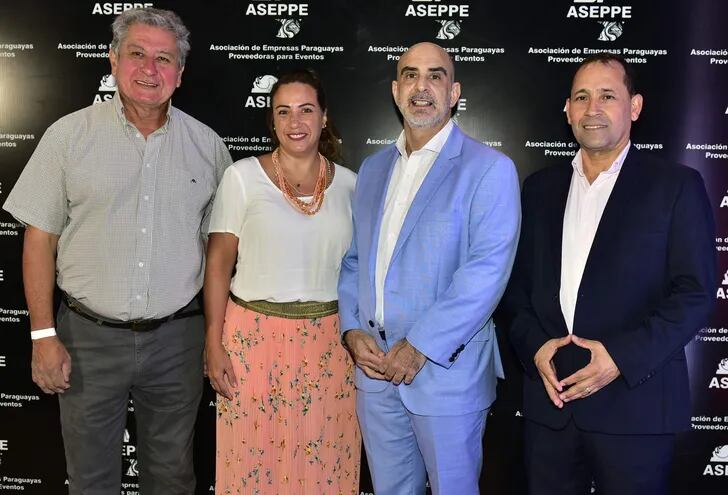 Celso Romero, María Helena Carrón, Christian Lozano, presidente de ASEPPE; y Jorge Benítez.