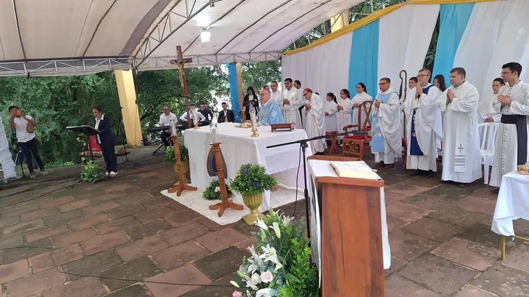Misa central a la Virgen de Itacuá.