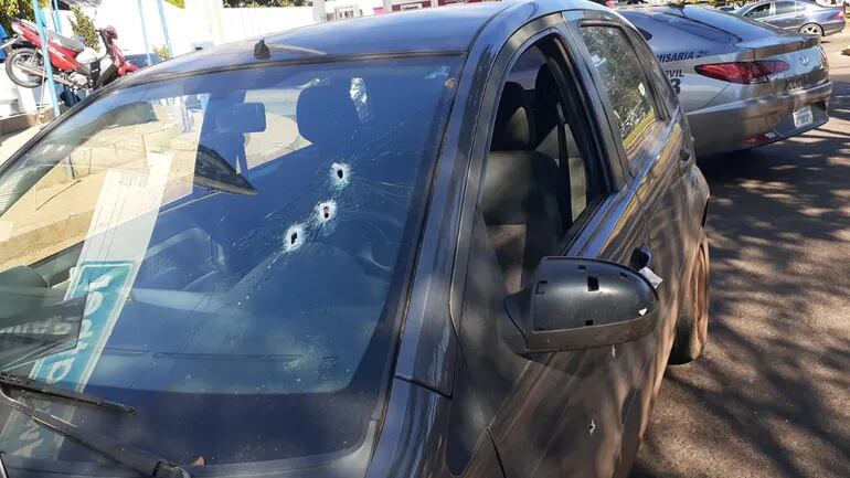 Llovieron las balas contra el auto de un funcionario municipal de Pedro Juan.