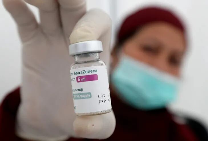 La Casa Blanca “está trabajando para reemplazar cientos de millones de dosis” que en principio tenían que ser de AstraZeneca por vacunas de Pfizer, Moderna y Janssen.