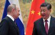 El presidente de Rusia, Vladimir Putin (i) y el gobernante chino, Xi Jinping (d). (EFE/Sputnik)