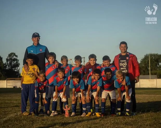 Integrantes del equipo de Cerro Porteño, que se consagró campeón del Torneo de Fútbol Infantil Ciudad Mar del Plata, en la categoría 2005.