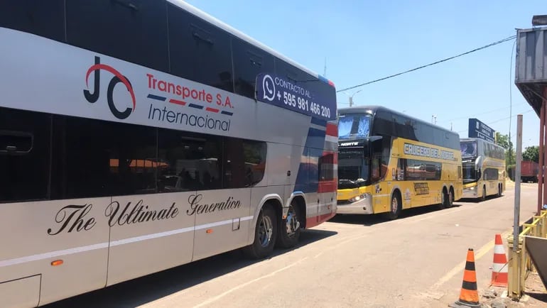 Falcón frontera Paraguay Argentina buses