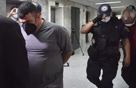 Los policías Ramón Vargas Espinoza y Félix Ayala Caballero en Palacio de Justicia para la audiencia de imposición de medidas.