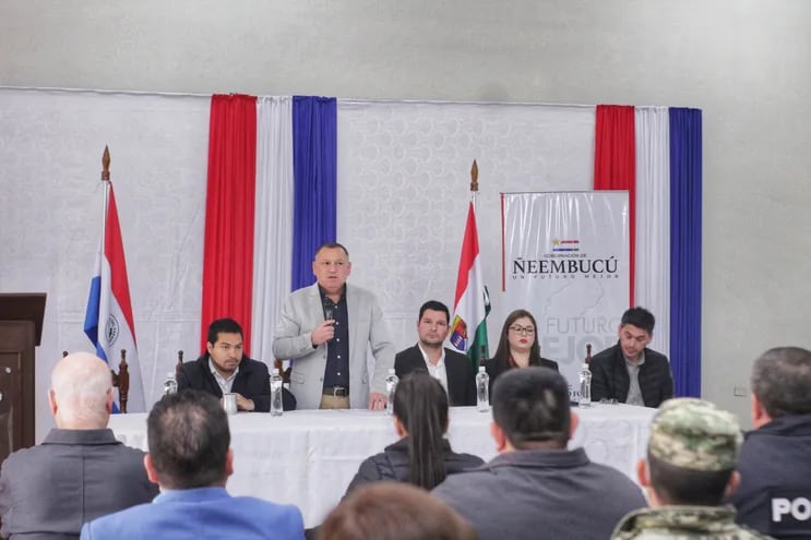 Reunión en la que fue reactivado el Consejo Departamental de Emergencia del Ñeembucú.