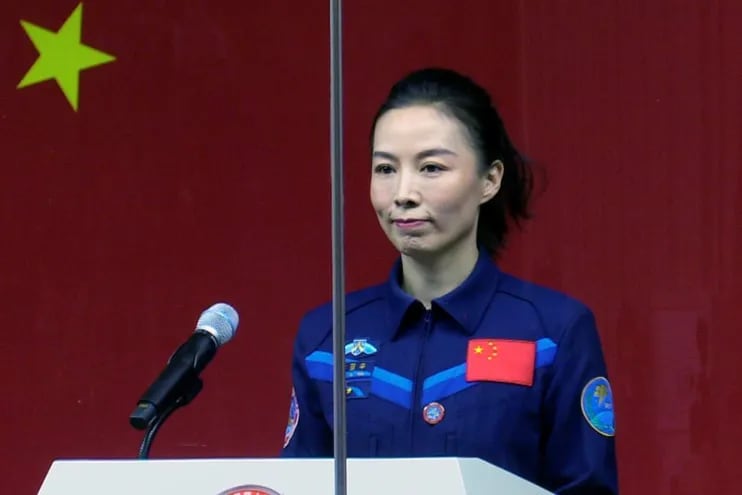La astronauta Wang Yaping durante una rueda de prensa celebrada en el Centro de lanzamiento de Jiuquan.