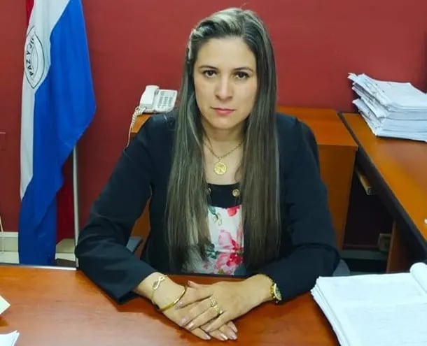 La fiscal Viviana Sánchez denunció que una persona se hace pasar por ella para extorsionar.