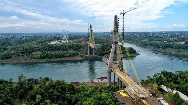 La obra del Puente de la Integración registra un avance del 81%.