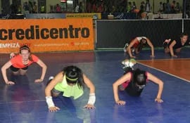 una-dura-actividad-fisica-y-tactico-tecnica-tuvieron-las-integrantes-de-la-seleccion-nacional-de-voleibol-femenino-bajo-el-comando-del-tecnico-venezol-234830000000-1637328.jpg