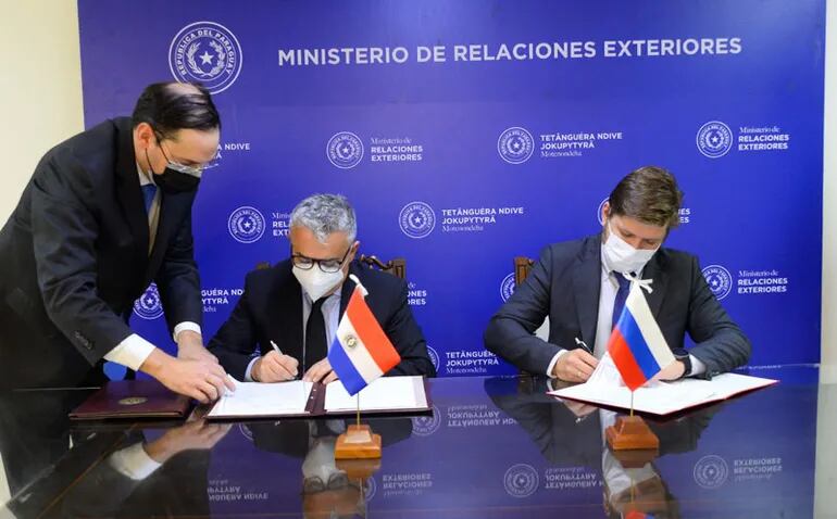 Firma de memorándums de entendimiento entre Paraguay y Rusia.
