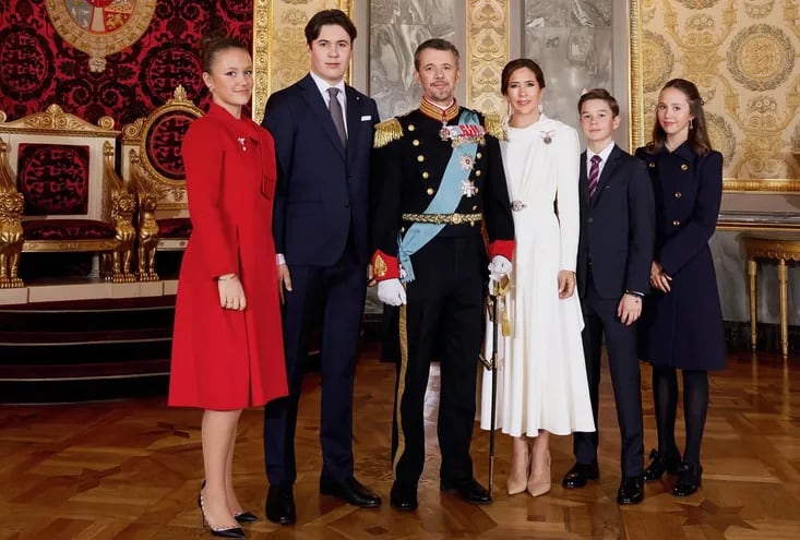 Los reyes Federico X y Mary con sus hijos: el príncipe heredero Christian, las princesas Isabella y Josephine y el príncipe Vicente.