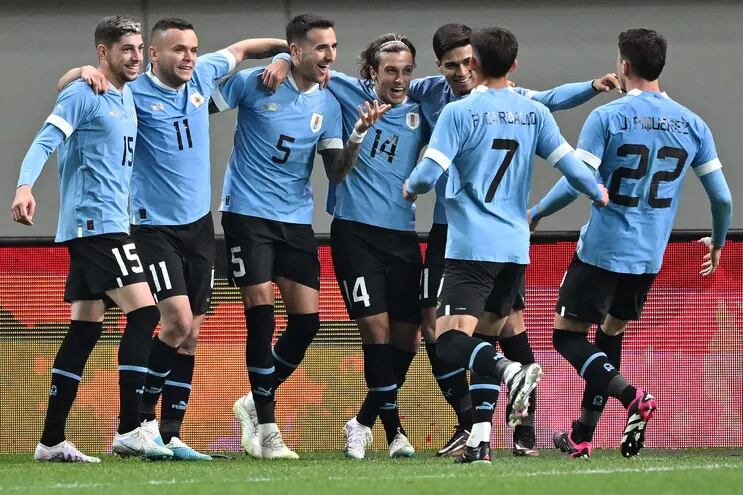 Celebración de los jugadores de Uruguay después de uno de los goles de la celeste ante Corea del Sur