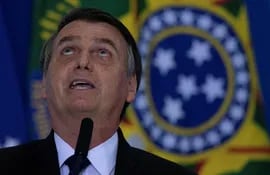 jair-bolsonaro-bandera-de-brasil-115411000000-1831393.JPG