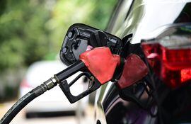 Los emblemas privados aún no bajarán los precios de los combustibles.