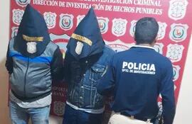 Los detenidos fueron trasladados a la base de Investigaciones Regional San Alberto.