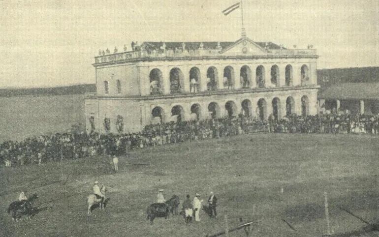 Antigua sede del palacio de gobierno (hoy Centro Cultural Cabildo), donde llegaron los trofeos de guerra