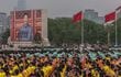 El presidente de China y secretario general del Partido Comunista, Xi Jinping, se dirige al país en ocasión del centenario del buró político. (EFE/EPA)
