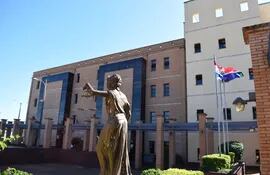 El Tribunal de la Circunscripción Judicial de Paraguarí, condenó a un hombre a 10 años de cárcel.