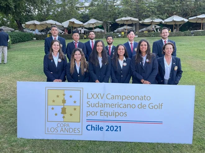 Seleccionados paraguayos damas y caballeros presentes en la Copa Los Andes de Golf en Chile. (Gentileza)