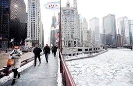 frio-polar-en-chicago-illinois-ee-uu-donde-las-temperaturas-podrian-bajar-en-31-grados--225822000000-1799742.jpg