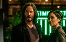 Matrix Resurrecciones película Keanu Reeves Carrie-Anne Moss