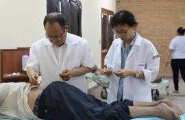medicos-coreanos-atienden-gratis-en-central-143143000000-1616299.JPG