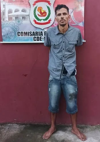 Marcos Dias, detenido tras una persecución que se inició en el microcentro de Ciudad del Este. Fue luego de abandonar una camioneta hurtada.