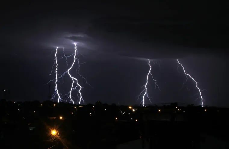 Meteorología anuncia la probabilidad de tormentas eléctricas en varios departamentos del territorio nacional.