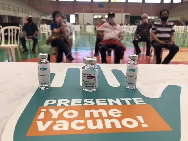 De las poco más de ocho millones de vacunas adquiridas por el Gobierno Nacional, apenas se recibió alrededor de un millón, en tanto que cerca de tres millones ya fueron donadas a Paraguay por otros países.