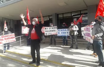 Protesta de la Corriente Sindical Clasista contra la reforma de la caja de Jubilaciones del IPS.