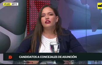 Olga Paredes, del Nuevo Liberalismo, una de las candidatas que participó del debate.