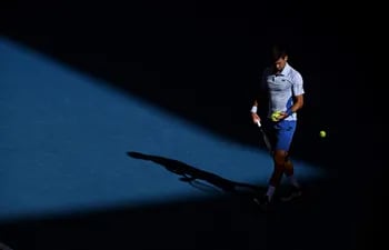 El serbio Novak Djokovic en un partido de las semifinales del Abierto de Australia 2024 en el Melbourne Park, en Melbourne, Australia.
