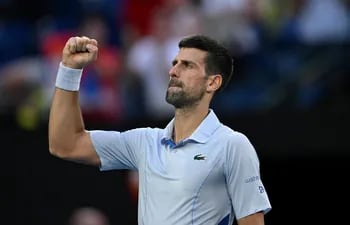 El serbio Novak Djokovic celebra un triunfo en los cuartos de final del Abierto de Australia.