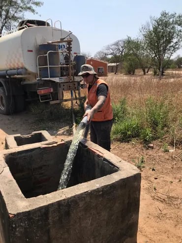 Imagen de archivo y referencia: provisión de agua en el Chaco.