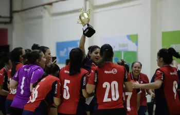 Cerro Porteño es campeón del Torneo República 2022 en la categoría femenina.