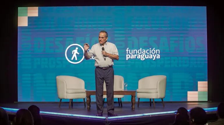 Dr. Martín Burt, director ejecutivo de la Fundación Paraguaya.