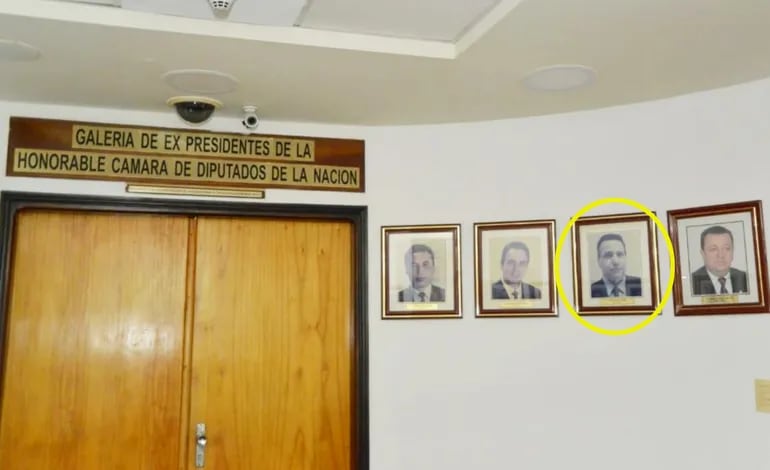 Galería de expresidentes de Diputados donde aparece Óscar González Daher (2002-2003).