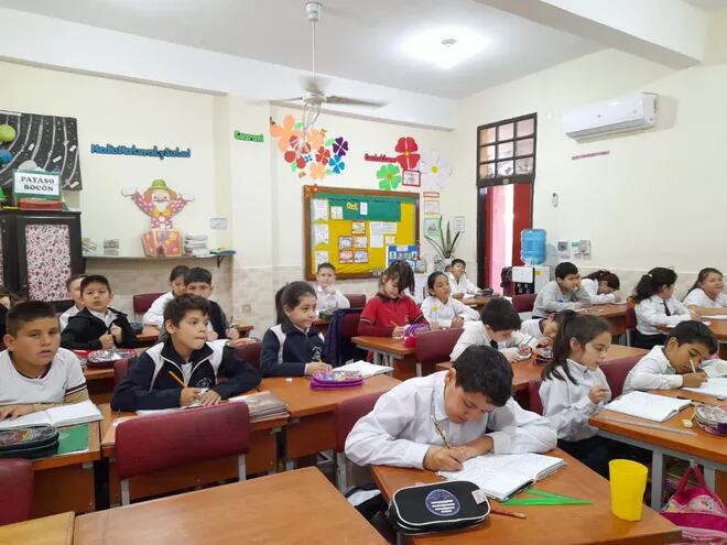 Alumnos del 3° grado de la escuela San Miguel, quienes diariamente reciben el almuerzo y merienda escolar.